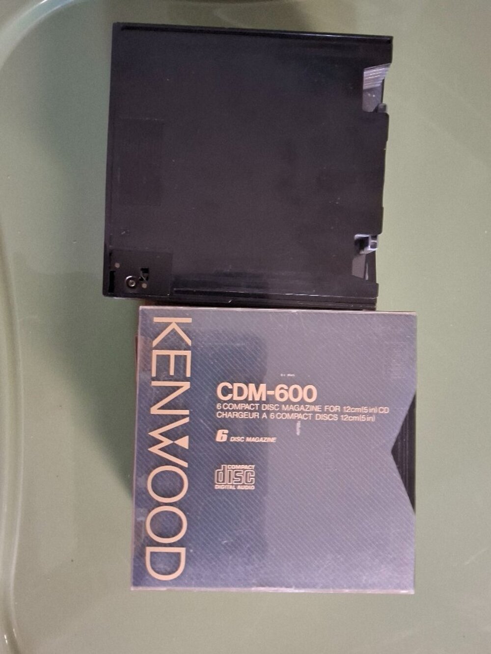 6 Kenwood CDM-600 cd holders